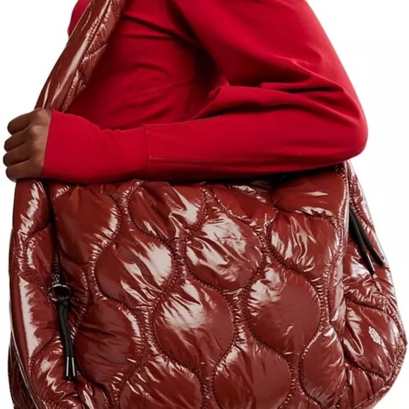 FP MOVEMENT BY FREE PEOPLE NWT QUILTED CARRYALL NUTSHELL - Picture 1 of 5